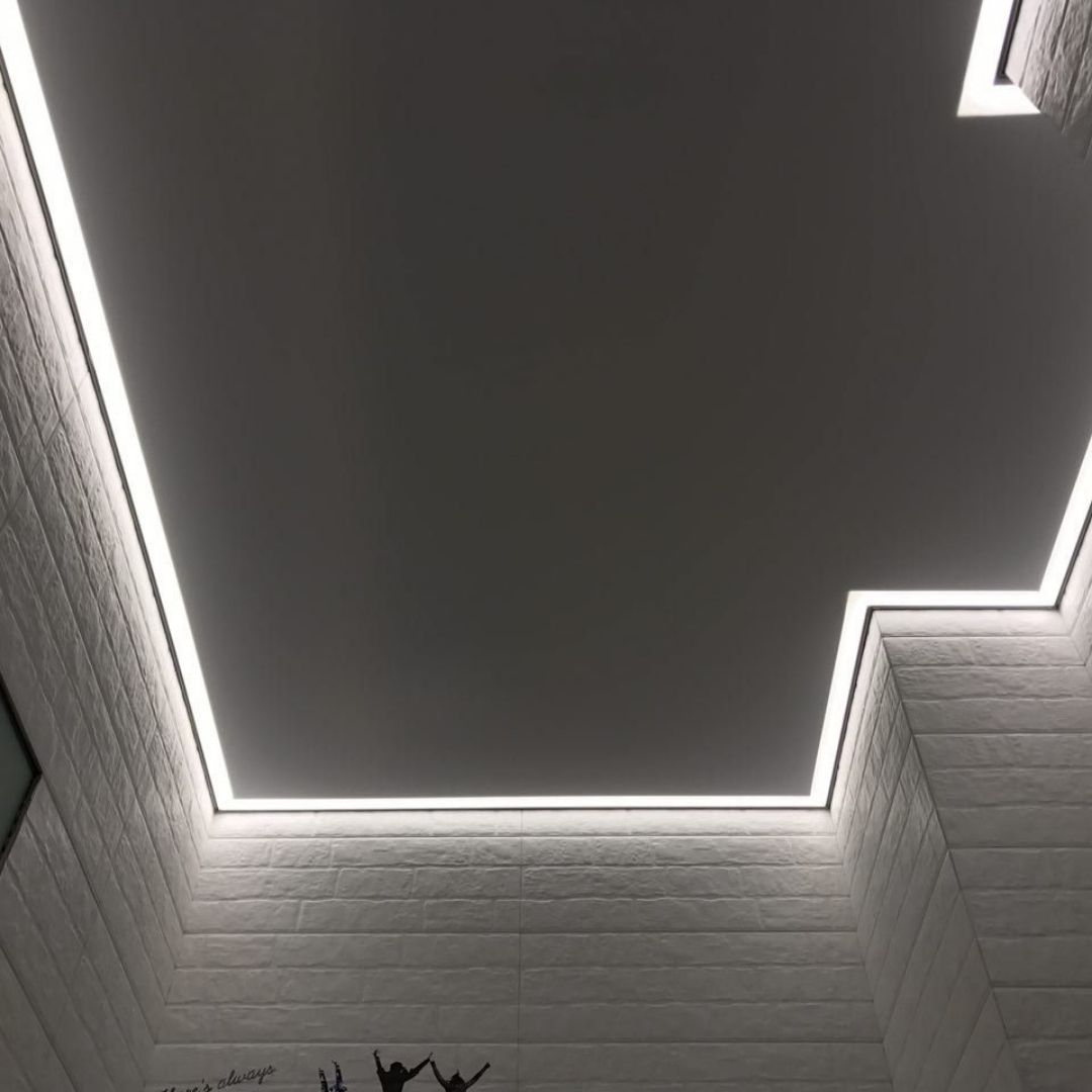 парящий потолок